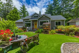 692 18th Ave, Coos Bay, OR 97420 - Photo 1