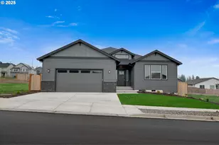 744 NE Trillium Dr, Estacada, OR 97023 - Photo 1