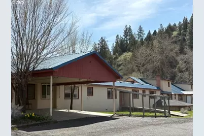 813 S Canyon Blvd, John Day, OR 97845 - Photo 1