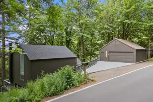 2902 SW Fairmount Blvd, Portland, OR 97239 - Photo 1