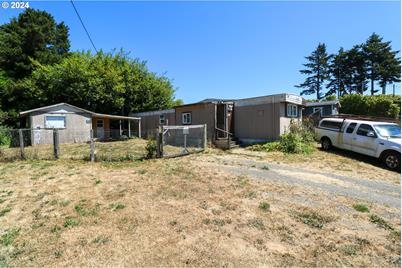 90837 Hollywood Ln, Coos Bay, OR 97420 - Photo 1