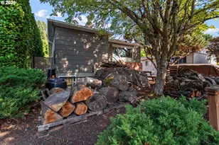 424 NE 61st Ave, Portland, OR 97213 - Photo 1