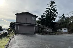 1032 Marina Heights Rd, Brookings, OR 97415 - Photo 1