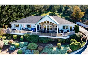 1114 W Winter Ridge Dr, Roseburg, OR 97471 - Photo 1