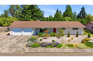 549 NW 19th St, McMinnville, OR 97128 - Photo 1