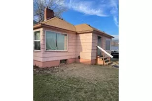 3214 W 10th St, The Dalles, OR 97058 - Photo 1