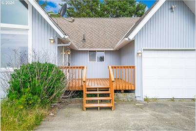 32708 J Pl, Ocean Park, WA 98640 - Photo 1