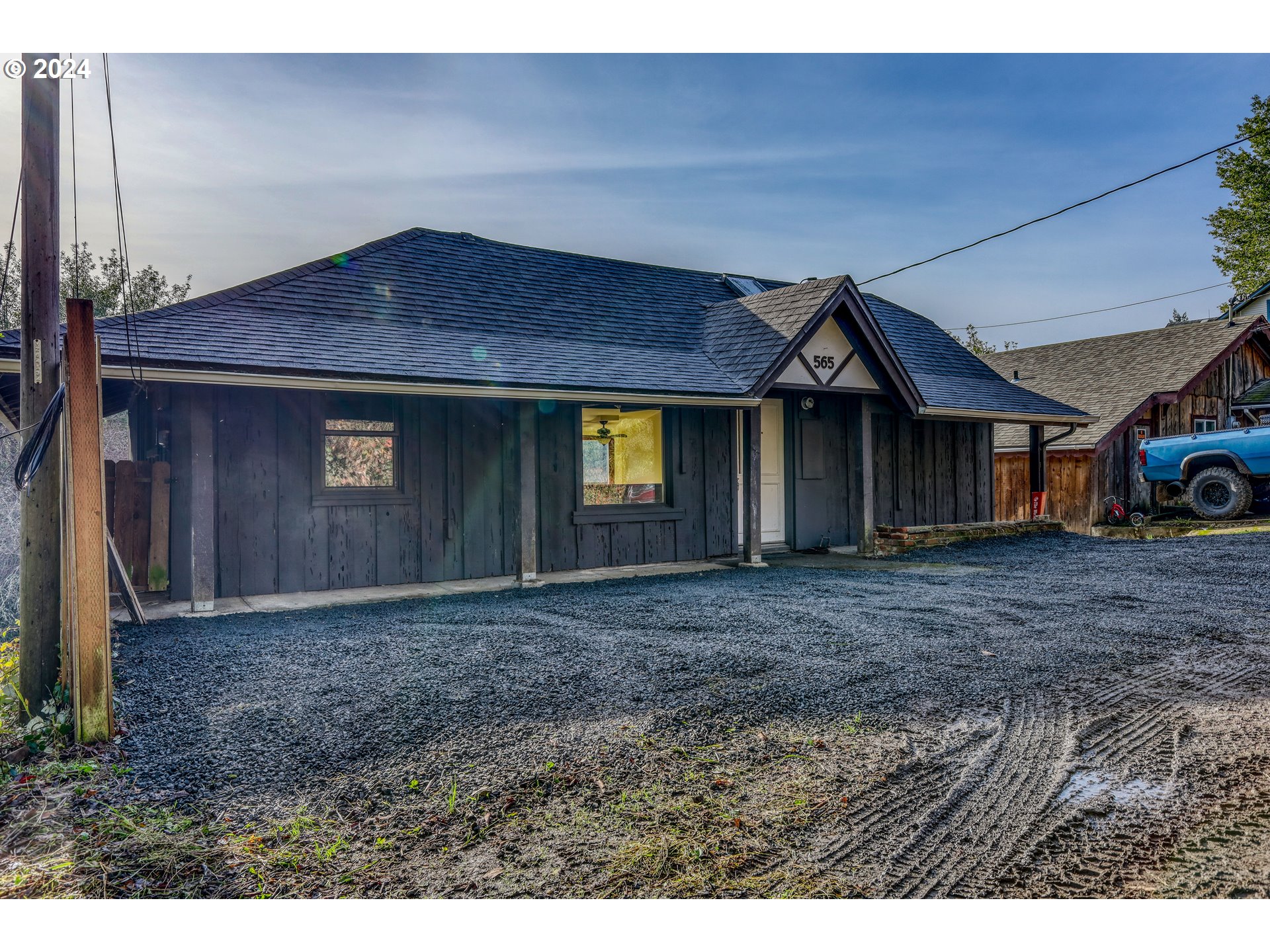 565 E 6th St, Coquille, OR 97423 - MLS 24446118 - Coldwell Banker