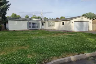 1332 SW 40th, Pendleton, OR 97801 - Photo 1