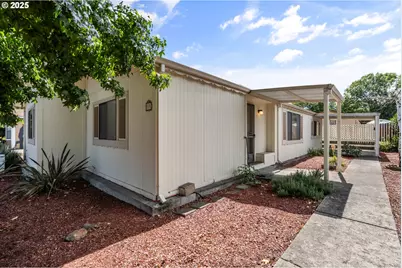 4624 S Pacific Hwy #13, Phoenix, OR 97535 - Photo 1