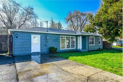 3069 W Sherwood Ave, Roseburg, OR 97471 - Photo 1