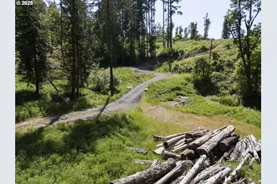 15618 S Wave Rd, Mulino, OR 97042 - Photo 1