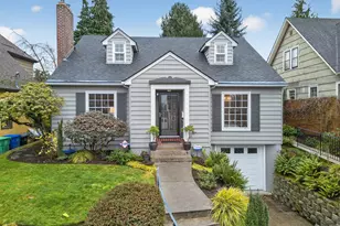 728 NE Royal Ct, Portland, OR 97232 - Photo 1