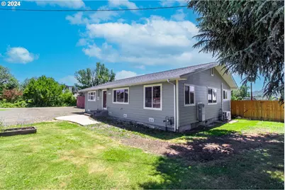 250 Coos Bay Wagon Rd, Roseburg, OR 97471 - Photo 1