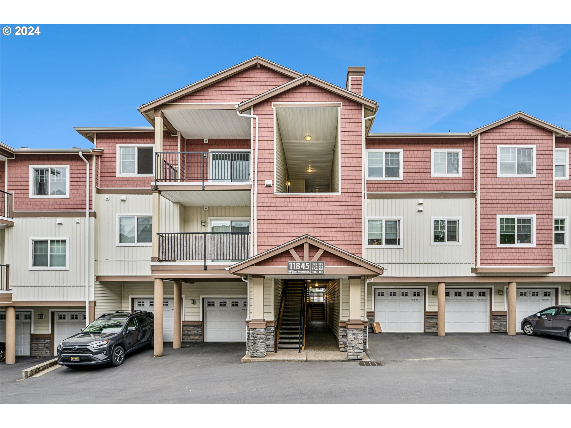 11845 NW Stone Mountain Ln #406, Portland, OR 97229 - MLS 24531528 ...