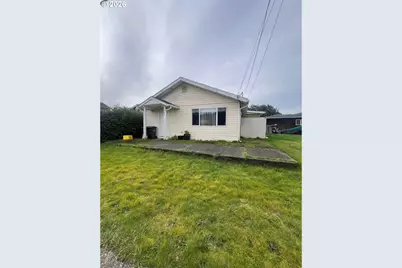 1485 Lakeshore Dr, Coos Bay, OR 97420 - Photo 1