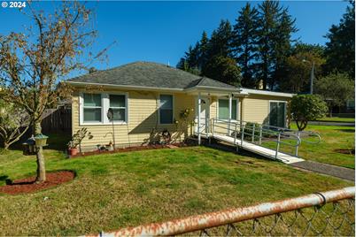 3530 Harrison Dr, Astoria, OR 97103 - Photo 1