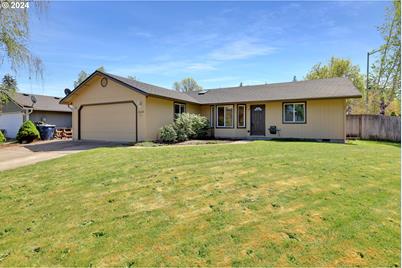 25122 Irenic Ave, Veneta, OR 97487 - Photo 1