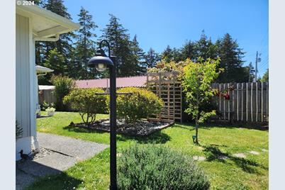 1059 13th St, Port Orford, OR 97465 - Photo 1