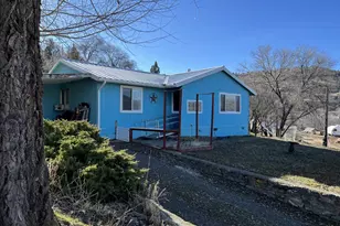 304 SE Hillcrest Dr, John Day, OR 97845 - Photo 1