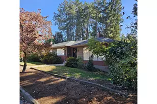 1306 E 2nd St, Newberg, OR 97132 - Photo 1