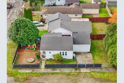 616 Park Ave, Tillamook, OR 97141 - Photo 1