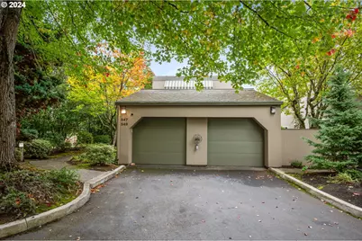 549 N Tomahawk Island Dr #1, Portland, OR 97217 - Photo 1
