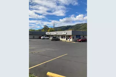 925 N Old Pacific Highway, Myrtle Creek, OR 97457 - Photo 1