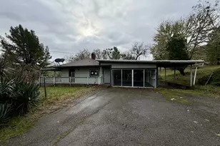 188 Robin St, Roseburg, OR 97470 - Photo 1