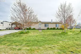 303 E College St, Athena, OR 97813 - Photo 1
