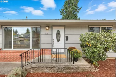 305 W Hereford St, Gladstone, OR 97027 - Photo 1