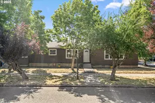 612 4th St, Woodburn, OR 97071 - Photo 1