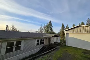 781 Pine Ridge Dr, Glide, OR 97443 - Photo 1