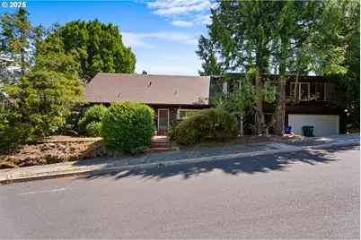 7580 S Hood Ave, Portland, OR 97219 - Photo 1