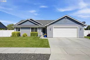 384 SW Cottonwood Dr, Hermiston, OR 97838 - Photo 1