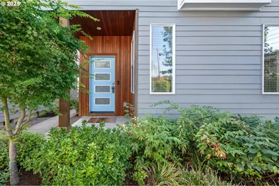 2813 SE Hawthorne Blvd #5, Portland, OR 97214 - Photo 1