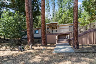 8359 E Evans Creek Rd, Rogue River, OR 97537 - Photo 1