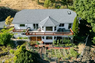 2839 NW Kline St, Roseburg, OR 97471 - Photo 1