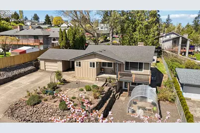 106 Dixie Ln, Longview, WA 98632 - Photo 1