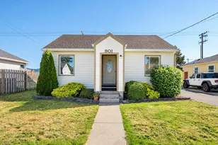 801 Manor Pl, Tillamook, OR 97141 - Photo 1