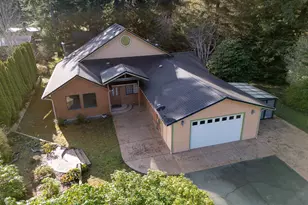 1108 6th St SE, Bandon, OR 97411 - Photo 1