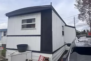 522 SE 199th Ave, Portland, OR 97233 - Photo 1