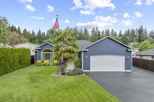 16 Pacific Pl, Longview, WA 98632 - Photo 1