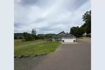 946 S Calapooia St, Sutherlin, OR 97479 - Photo 1