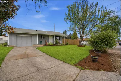 832 E 7th St, Molalla, OR 97038 - Photo 1