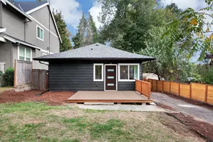 7224 SW 3rd Ave, Portland, OR 97219 - Photo 1