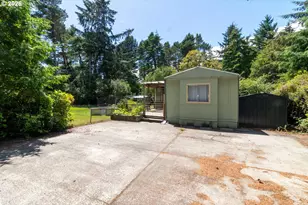 4842 Seapine Dr, Florence, OR 97439 - Photo 1