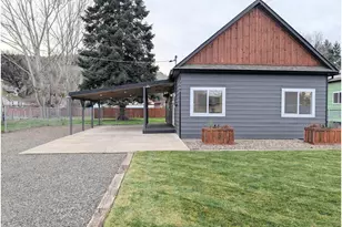 2906 N Oak St, La Grande, OR 97850 - Photo 1