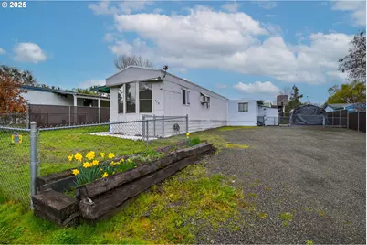 870 SE Thompson Ave, Winston, OR 97496 - Photo 1