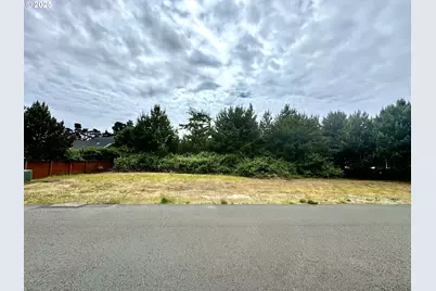 Lake Point Dr #23, Florence, OR 97439 - Photo 1